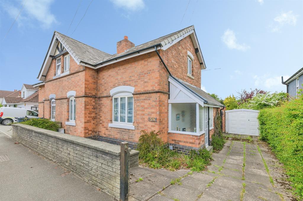 2 bedroom semi-detached house for sale