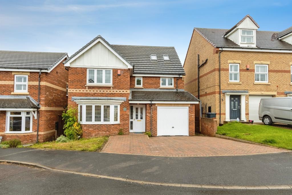 6 bedroom detached house for sale