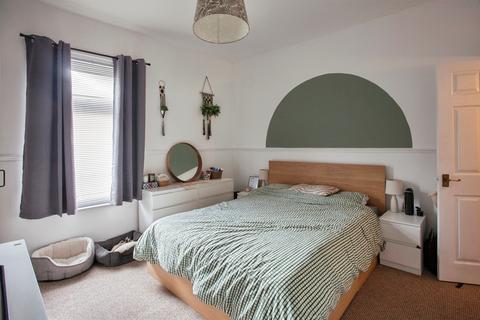 3 bedroom end of terrace house for sale, Goosebutt Street, Parkgate, Rotherham