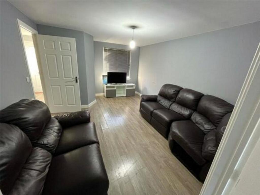 House in Edinburgh, Greendykes, Craigmillar - View 2