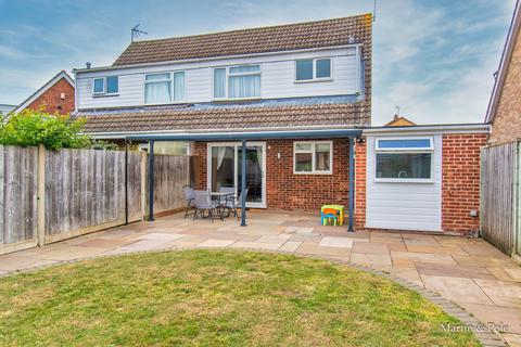 3 bedroom semi-detached house to rent, Springdale, Earley, Reading