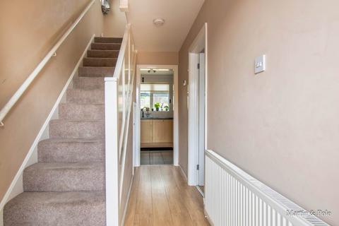 3 bedroom semi-detached house to rent, Springdale, Earley, Reading
