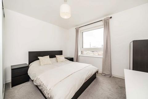 2 bedroom flat for sale, Yeoman Street, London SE8