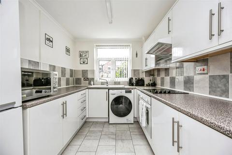 2 bedroom flat for sale, Endbutt Lane, Crosby, Merseyside, L23