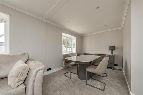 2 bedroom park home for sale, Willows Riverside Park, Windsor