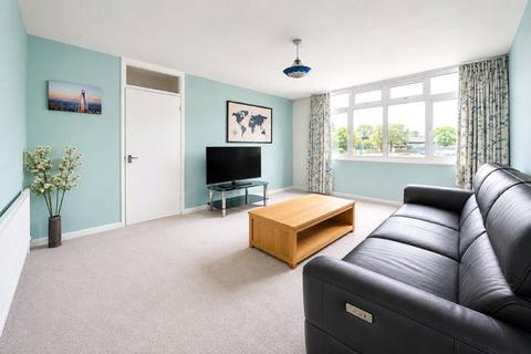 Deanery Road, London, E15