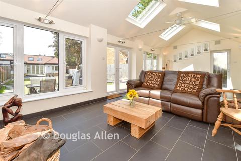 5 bedroom chalet for sale, Townmead Road, Waltham Abbey, Essex