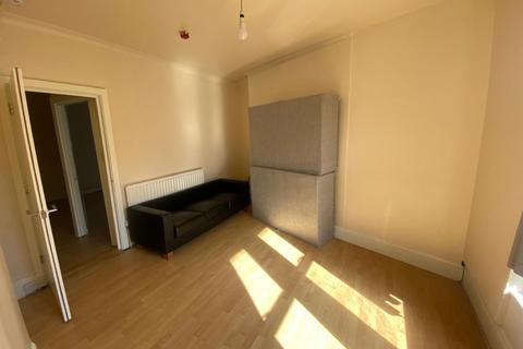 2 bedroom flat for sale, Windsor Road, Neath, Neath Port Talbot.