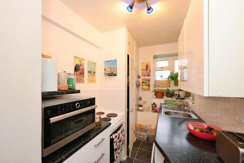 1 bedroom flat for sale, Tudor Way, Hertford SG14