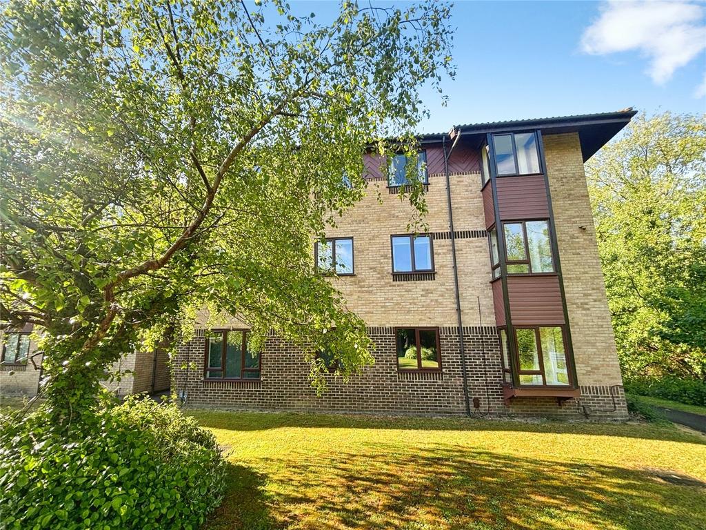 Apartment in Reading, Katesgrove, Coley - More