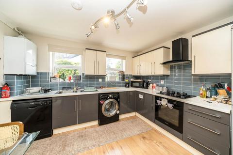 4 bedroom terraced house for sale, St. Barnabas Close, London SE22