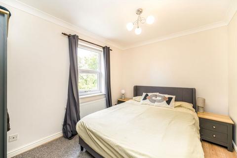 4 bedroom terraced house for sale, St. Barnabas Close, London SE22