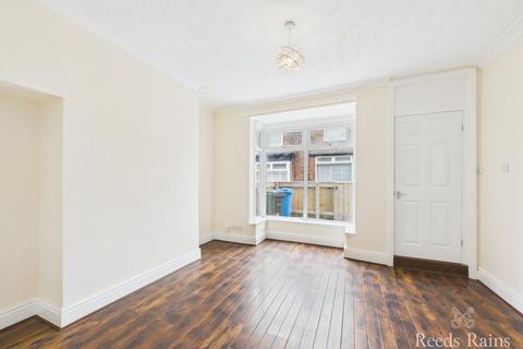 2 bedroom end of terrace house for sale, Leslie Avenue, Hull HU8