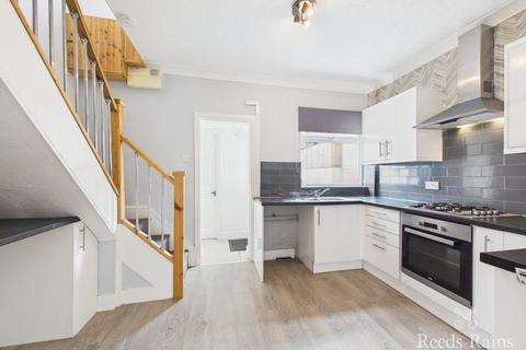 2 bedroom end of terrace house for sale, Leslie Avenue, Hull HU8