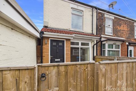2 bedroom end of terrace house for sale, Leslie Avenue, Hull HU8