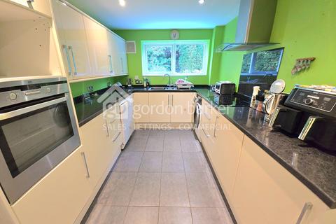 3 bedroom flat for sale, Avalon, Poole BH14
