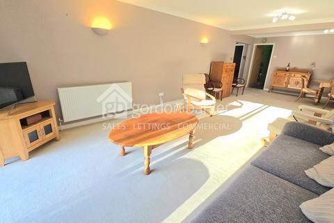 3 bedroom flat for sale, Avalon, Poole BH14