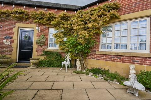 4 bedroom end of terrace house for sale, Wynnstay Hall Estate, Wrexham LL14