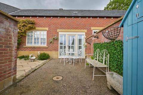4 bedroom end of terrace house for sale, Wynnstay Hall Estate, Wrexham LL14