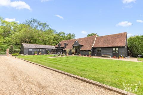 6 bedroom barn conversion to rent, Woodside, Epping CM16