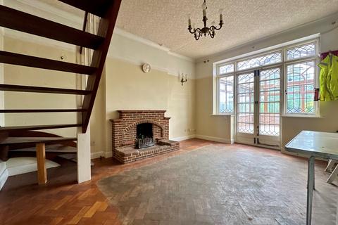 4 bedroom bungalow for sale, Gatesden Road, Fetcham