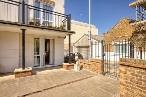 1 bedroom retirement property for sale, Queen Street, Ramsgate, Kent, CT11