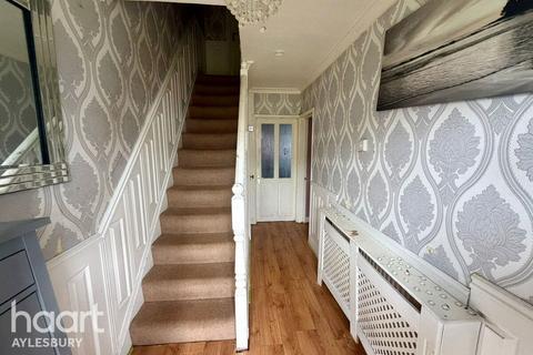 3 bedroom end of terrace house for sale, Weedon Road, Aylesbury
