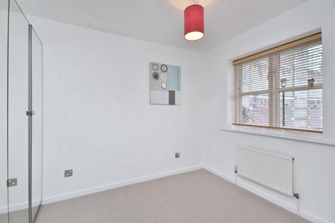 2 bedroom terraced house to rent, Milligan Street, London, E14