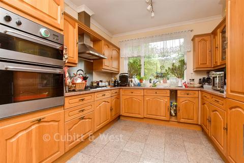 undefined, Chaffers Mead, Ashtead KT21