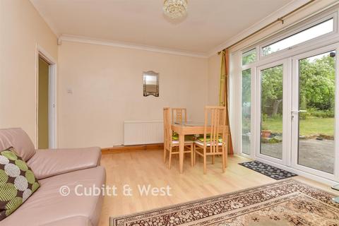 undefined, Chaffers Mead, Ashtead KT21