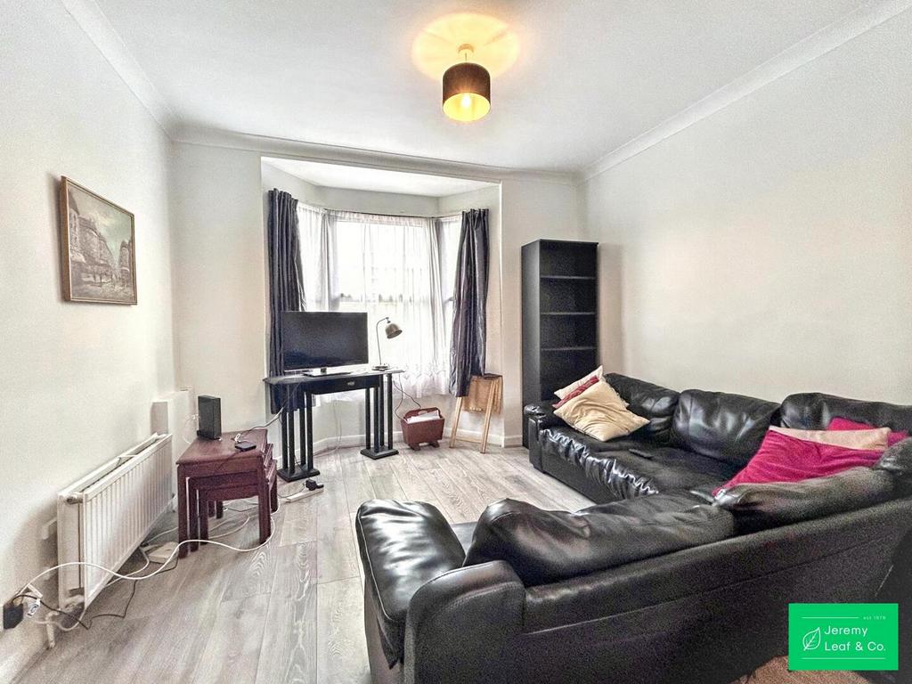 House in London, North Finchley - View 2