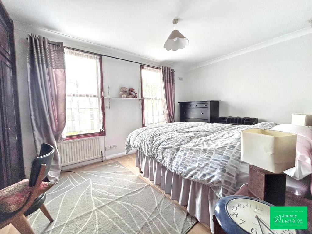 House in London, North Finchley - More
