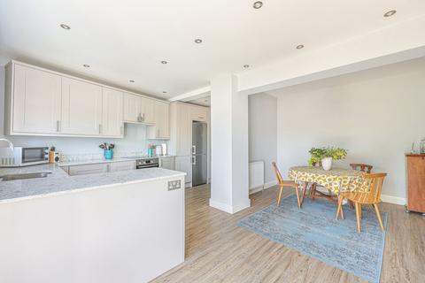 3 bedroom end of terrace house for sale, Durham Avenue, Woodford Green, IG8