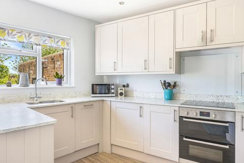 3 bedroom end of terrace house for sale, Durham Avenue, Woodford Green, IG8