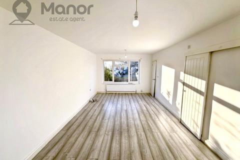 4 bedroom terraced house to rent, Glenmore Way, Barking, IG11 0LY