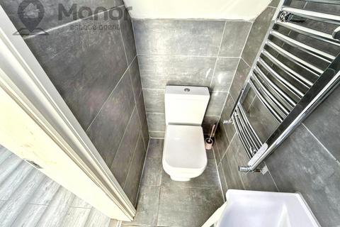 4 bedroom terraced house to rent, Glenmore Way, Barking, IG11 0LY