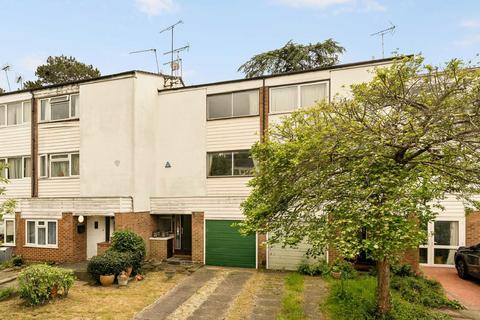 Sovereign Close, London W5