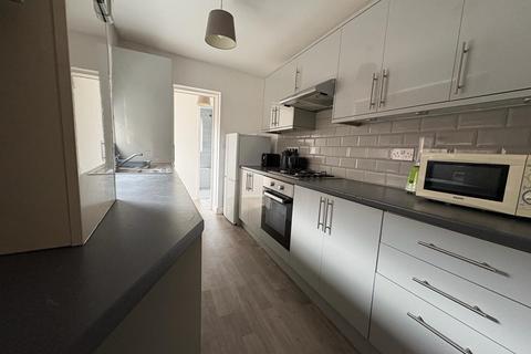 3 bedroom house share to rent, Moore Street, NORTHAMPTON
