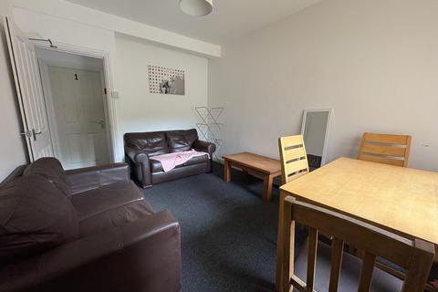 3 bedroom house share to rent, Moore Street, NORTHAMPTON