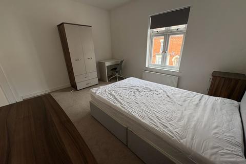 3 bedroom house share to rent, Moore Street, NORTHAMPTON