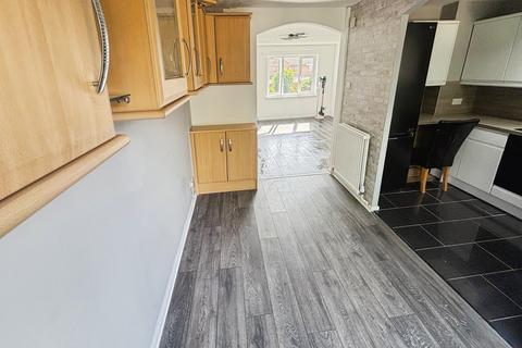 3 bedroom semi-detached house to rent, Rhodfa'r Dryw, SWANSEA, SA6