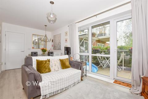 2 bedroom ground floor flat for sale, Walters Close, Snodland, Kent