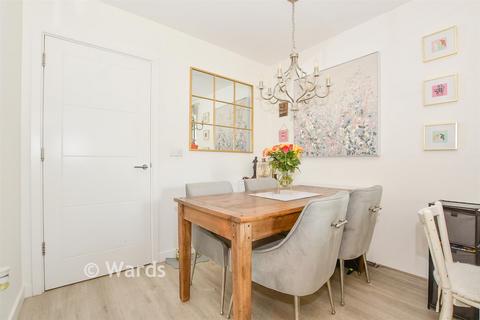 2 bedroom ground floor flat for sale, Walters Close, Snodland, Kent
