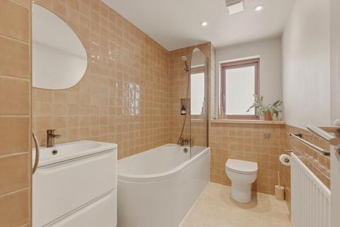 1 bedroom flat for sale, Muir Road, London E5