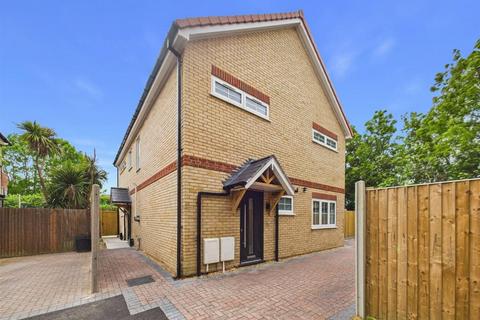 Berkeley Close, Ruislip HA4