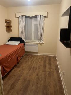 1 bedroom in a house share to rent, Lower Cippenham Lane, Slough SL1