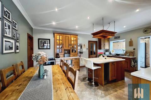 4 bedroom detached house for sale, Grove Street, Mirfield, WF14
