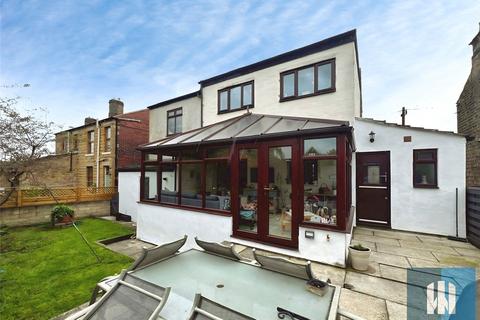 4 bedroom detached house for sale, Grove Street, Mirfield, WF14