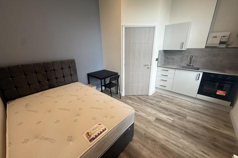 1 bedroom apartment to rent, Birkby Lodge Road, HUDDERSFIELD