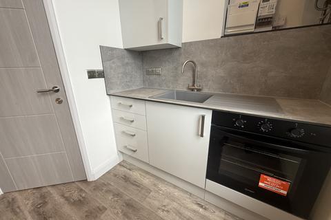 1 bedroom apartment to rent, Birkby Lodge Road, HUDDERSFIELD